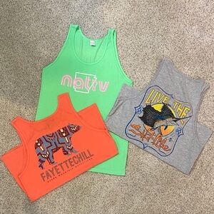 Set of 3 tank tops